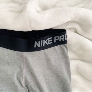 nike | bundle (2) of capri leggings